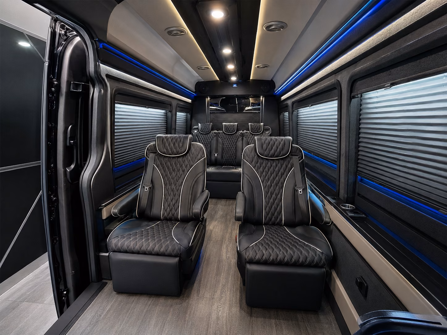 airport bus rentals for large groups and conventions arriving at smf