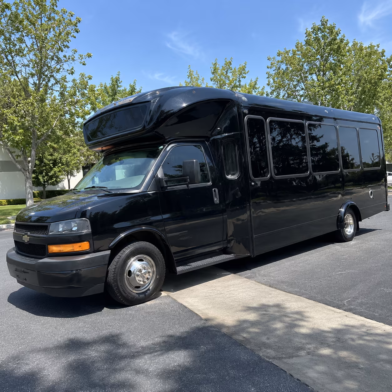 rancho cordova 15 passenger party bus